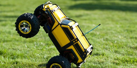 Rekomendasi Mainan Mobil RC Terbaik